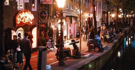 Red Light District Guided Walking Tour – Private Tour in Portuguese